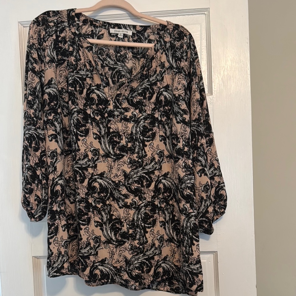 Black and Tan Patterned Women's Top
